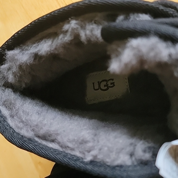 Ugg Neumel Chukka Boot - Picture 8 of 8